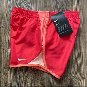Girls Nike Tempo shorts